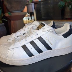 Adidas Superstar low top sneakers